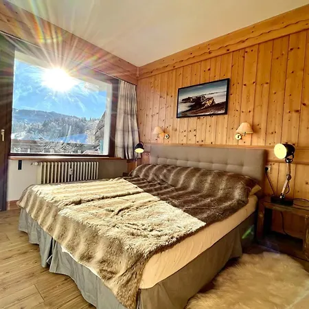 아파트 Superb Cosy With Balcony 꽁블루